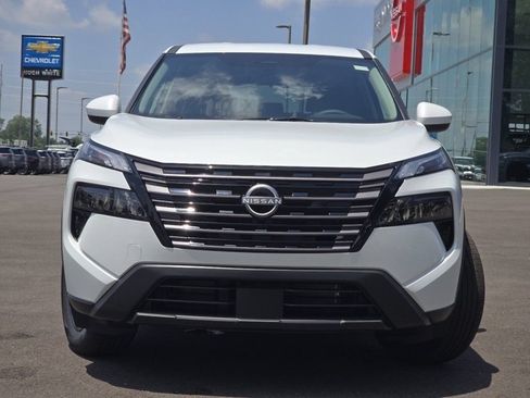 New 2026 Nissan Rogue SV w/ Cold Weather Package AWD/4WD image 8