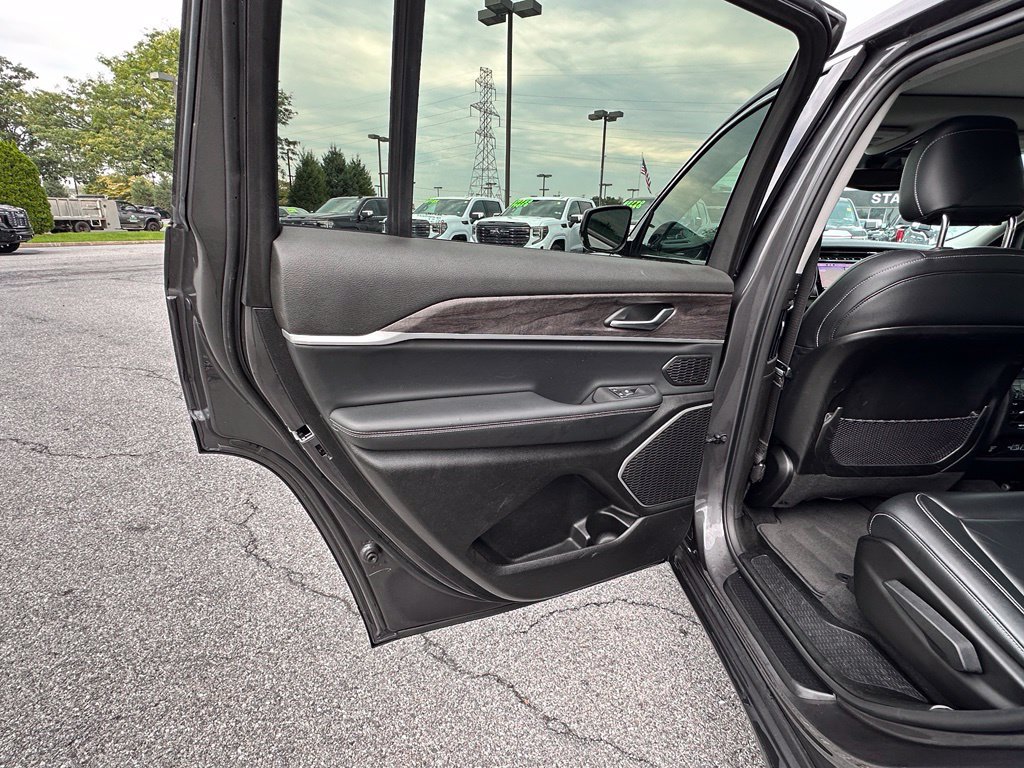 Used 2022 Jeep Grand Cherokee L Limited AWD/4WD image 27