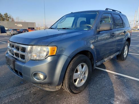 Used 2010 Ford Escape XLT image 1