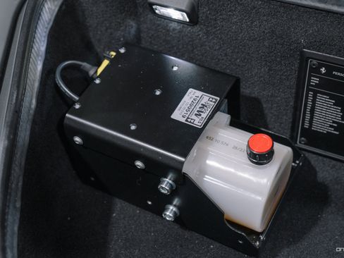 Used 2022 Ferrari SF90 Spider image 40