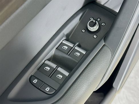 New 2024 Audi Q5 e Premium image 17