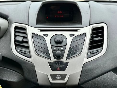 Used 2012 Ford Fiesta SE image 24