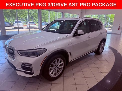 Used 2021 BMW X5 xDrive45e w/ Executive Package 3 AWD/4WD image 3