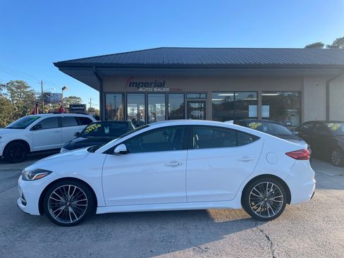 Used 2017 Hyundai Elantra Sport image 2