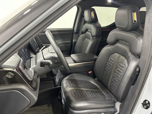 Used 2022 Rivian R1T Adventure image 20