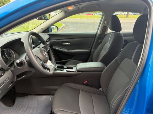 Used 2025 Nissan Sentra SV FWD image 24