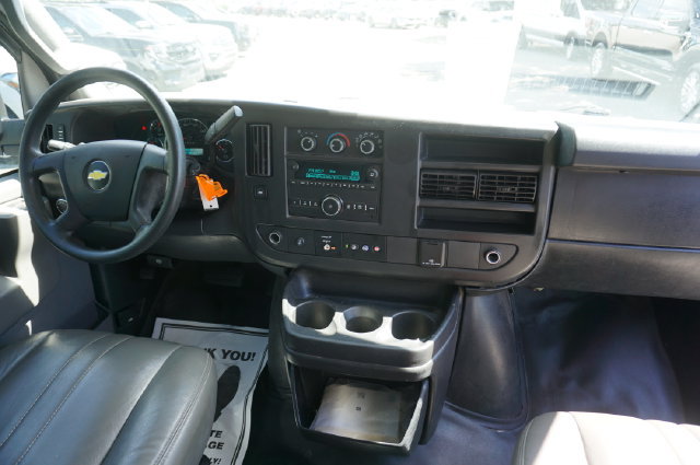 Used 2017 Chevrolet Express 2500 RWD image 6