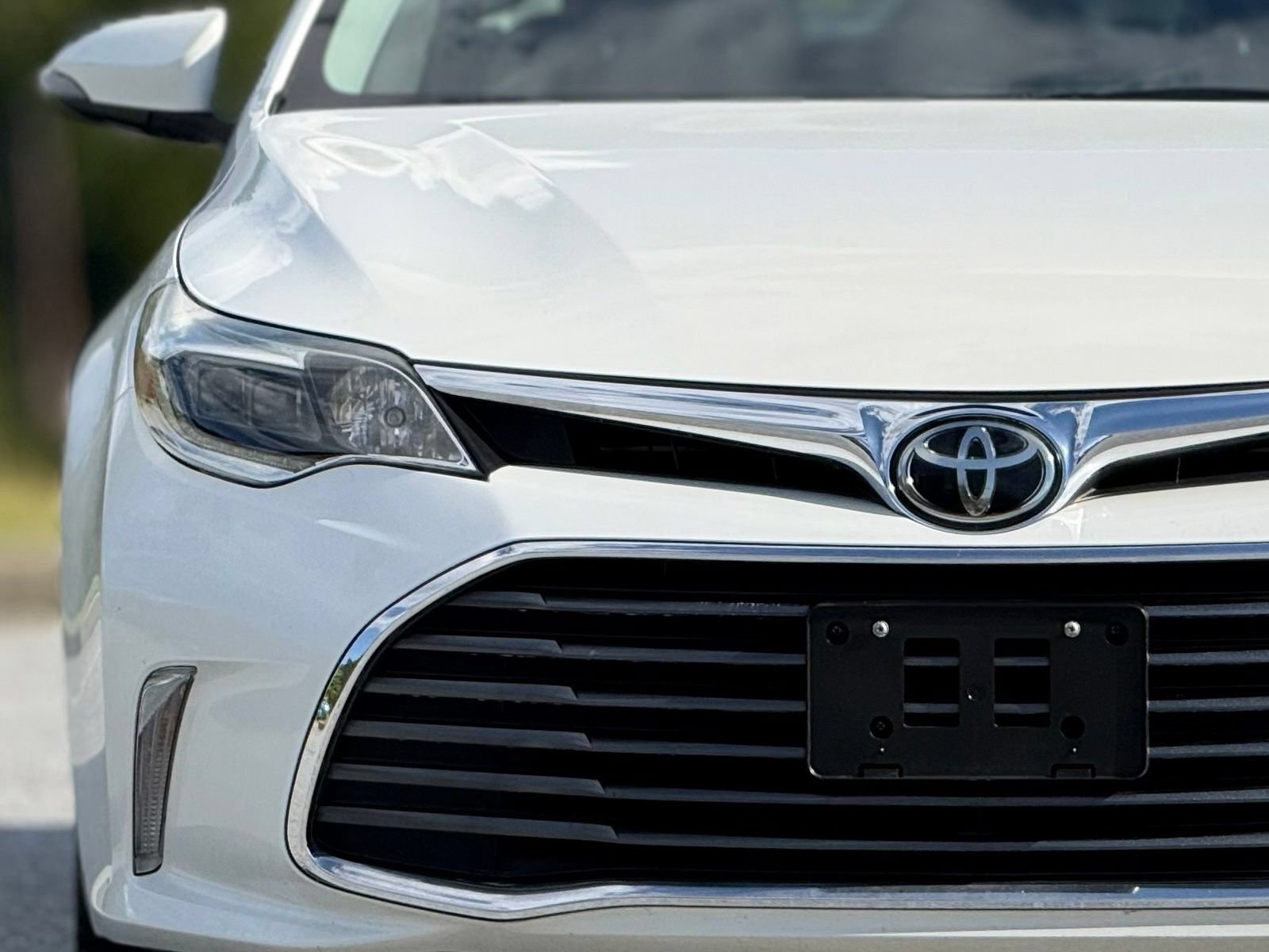 Used 2016 Toyota Avalon Limited w/ Toyota Safety Sense Package FWD image 14