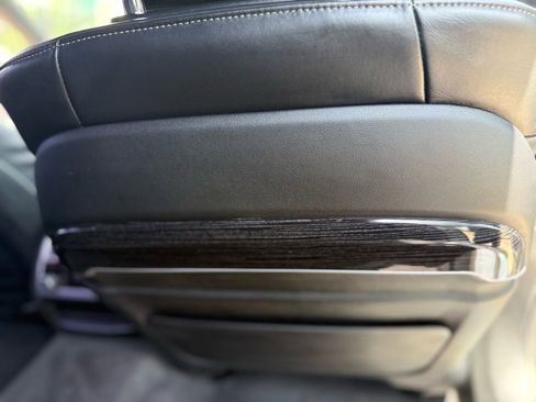 Used 2022 BMW 750i xDrive w/ M Sport Package image 25