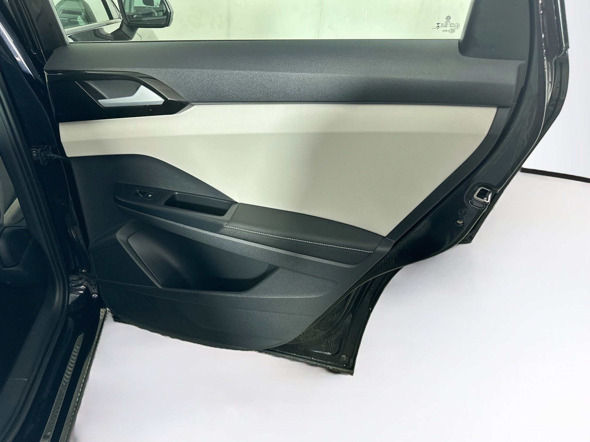 Used 2025 Volkswagen Taos S FWD image 28