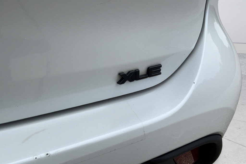 Used 2024 Toyota Highlander XLE FWD image 28