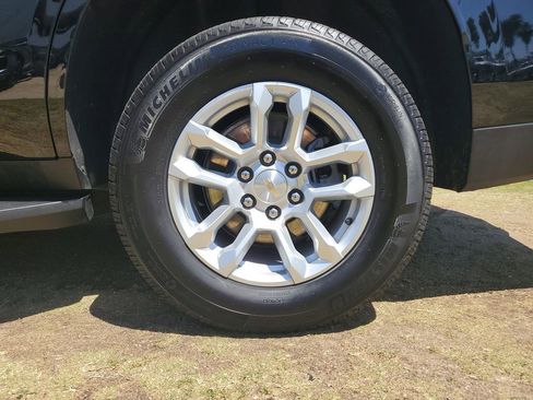 Used 2025 Chevrolet Tahoe LT AWD/4WD image 6