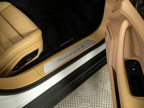 Certified 2023 Porsche Panamera 4 image 26