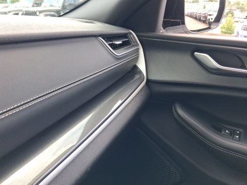 Certified 2023 Jeep Grand Cherokee Altitude AWD/4WD image 22