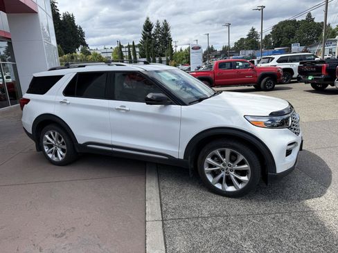 Used 2022 Ford Explorer Platinum w/ Equipment Group 601A AWD/4WD image 7