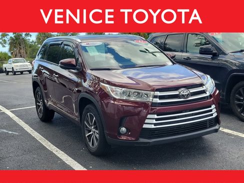 Used 2017 Toyota Highlander XLE FWD image 1