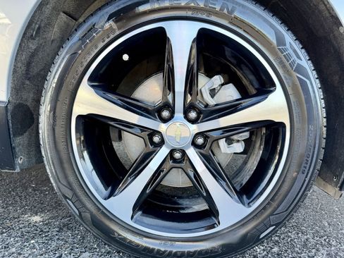 Used 2020 Chevrolet Equinox LT FWD image 25