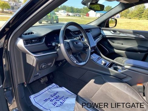 Used 2022 Jeep Grand Cherokee L Altitude image 12