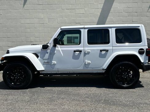 Used 2024 Jeep Wrangler Unlimited Sahara AWD/4WD image 7