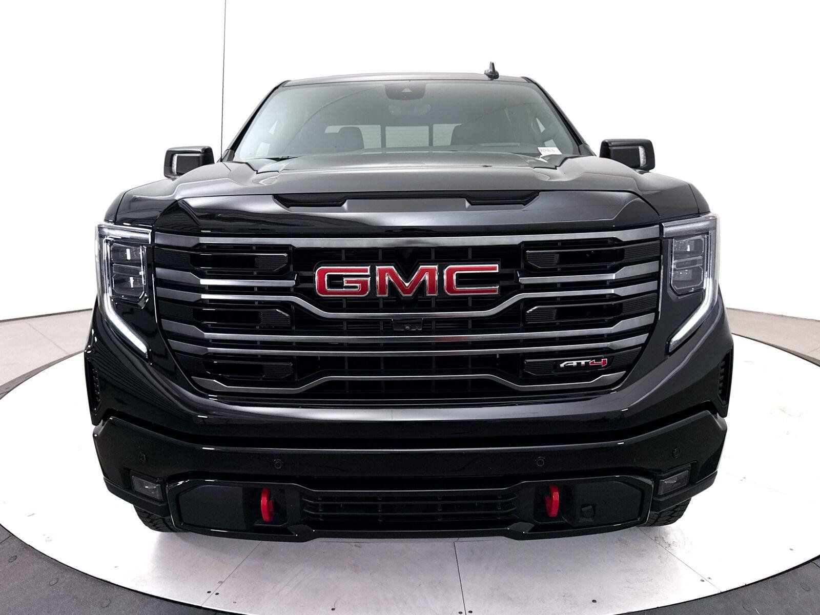 Used 2025 GMC Sierra 1500 AT4 w/ Technology Package AWD/4WD image 15