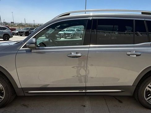 Used 2026 Mercedes-Benz GLB 250 image 5