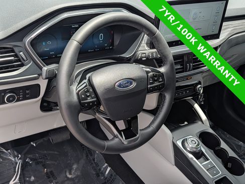 Certified 2023 Ford Escape Platinum FWD image 22