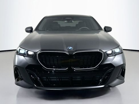 New 2026 BMW 550e xDrive w/ Executive Package image 2