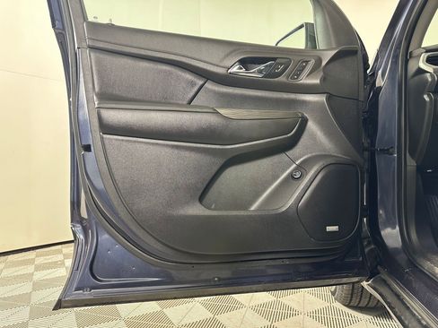 Used 2019 GMC Acadia SLT image 23