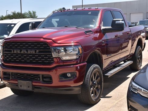 Used 2024 RAM 2500 Big Horn w/ Night Edition AWD/4WD image 2