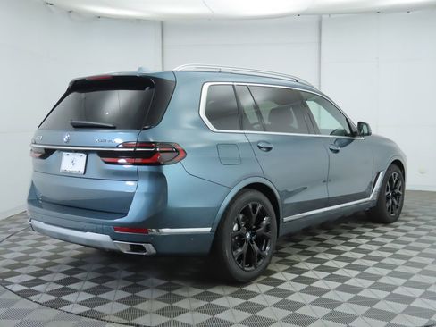 New 2026 BMW X7 xDrive40i w/ Premium Package image 5