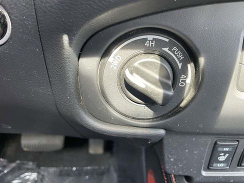 Used 2023 Nissan Frontier PRO-4X w/ Pro-4X Premium Package image 36