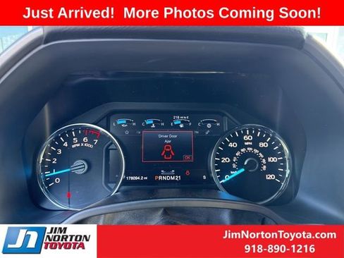 Used 2017 Ford F150 Platinum w/ Equipment Group 701A Luxury AWD/4WD image 12