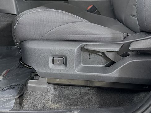 Used 2024 Toyota Tacoma TRD Off-Road image 30