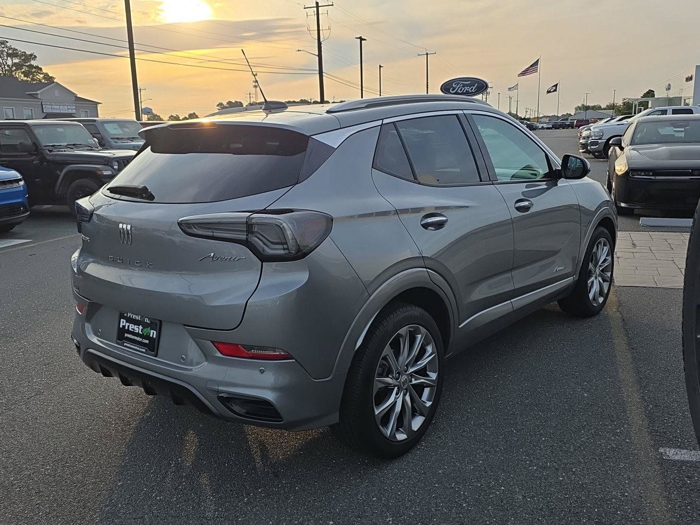 Used 2024 Buick Encore GX Avenir w/ Avenir Convenience Package FWD image 7