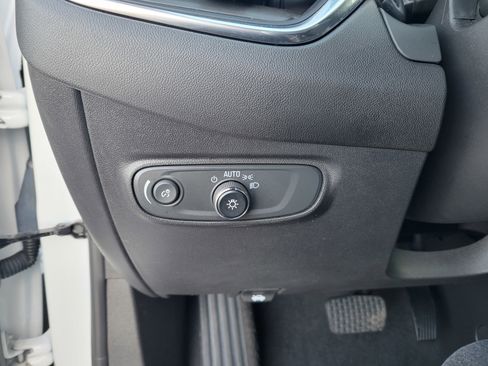 Certified 2024 Chevrolet Equinox LS w/ LS Convenience Package image 16