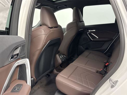 Used 2025 BMW X1 xDrive28i w/ Technology Package image 29