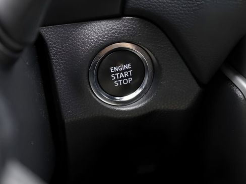 Certified 2025 Toyota RAV4 XLE AWD/4WD image 33