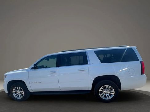 Used 2019 Chevrolet Suburban LT image 8