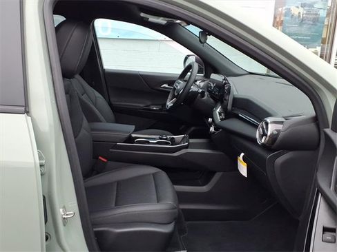 Used 2026 Chevrolet Equinox LT w/ Convenience Package II image 21