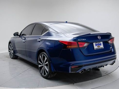 Used 2019 Nissan Altima 2.5 Platinum image 3