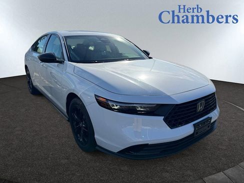Used 2025 Honda Accord SE image 1