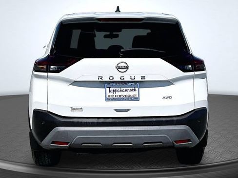 Used 2023 Nissan Rogue S AWD/4WD image 5