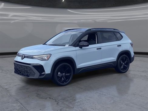 New 2026 Volkswagen Taos SE image 1