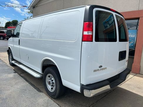 Used 2025 GMC Savana 2500 w/ Driver Convenience Package RWD image 3