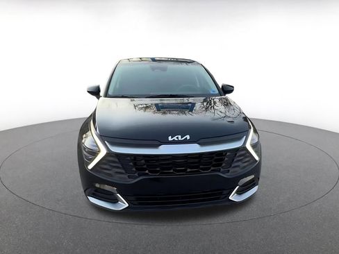 Used 2025 Kia Sportage LX image 4