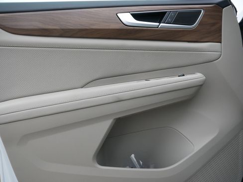 New 2026 Volkswagen Atlas SE image 5