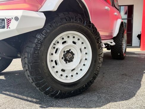 Used 2024 Ford Bronco Big Bend AWD/4WD image 3