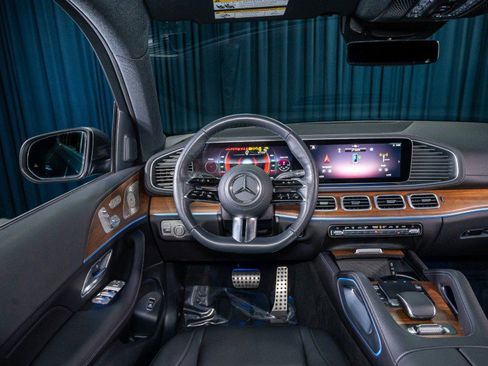 Certified 2025 Mercedes-Benz GLS 450 4MATIC image 15
