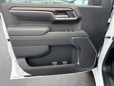 New 2026 GMC Sierra 1500 Elevation image 26