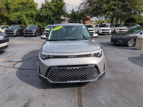 Used 2024 Kia Soul EX FWD image 2